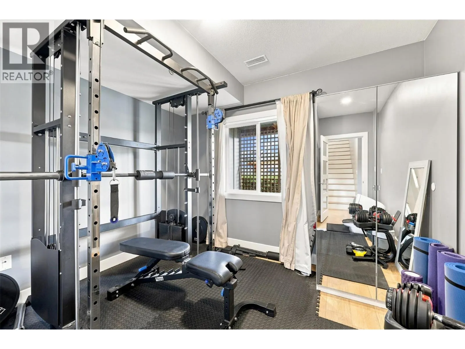 2200 LINFIELD Drive Unit# 32