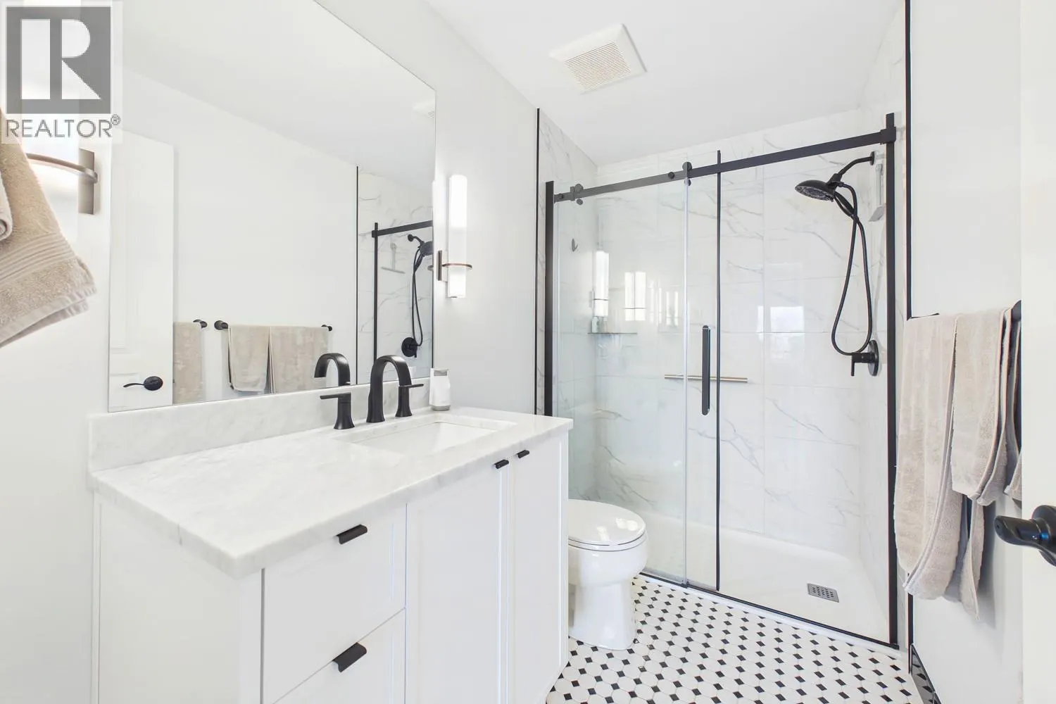 873 FORESTBROOK Drive Unit# 404