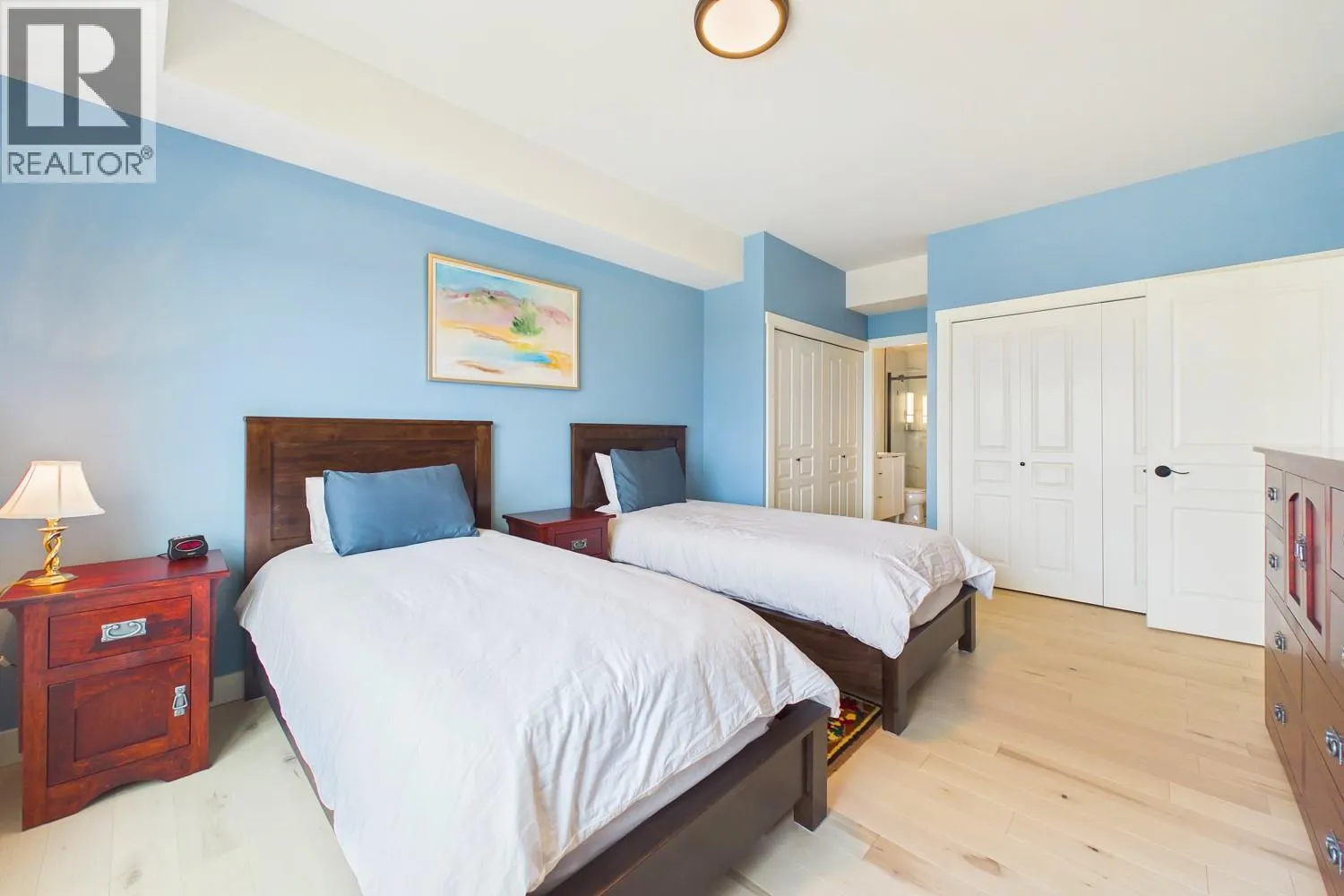 873 FORESTBROOK Drive Unit# 404