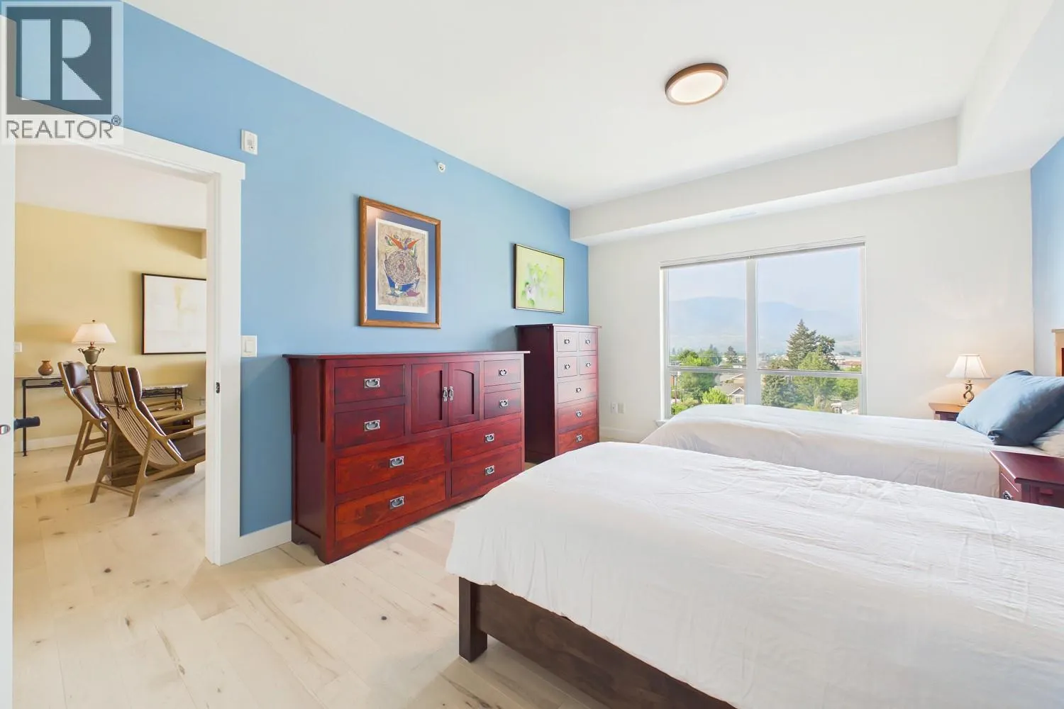 873 FORESTBROOK Drive Unit# 404