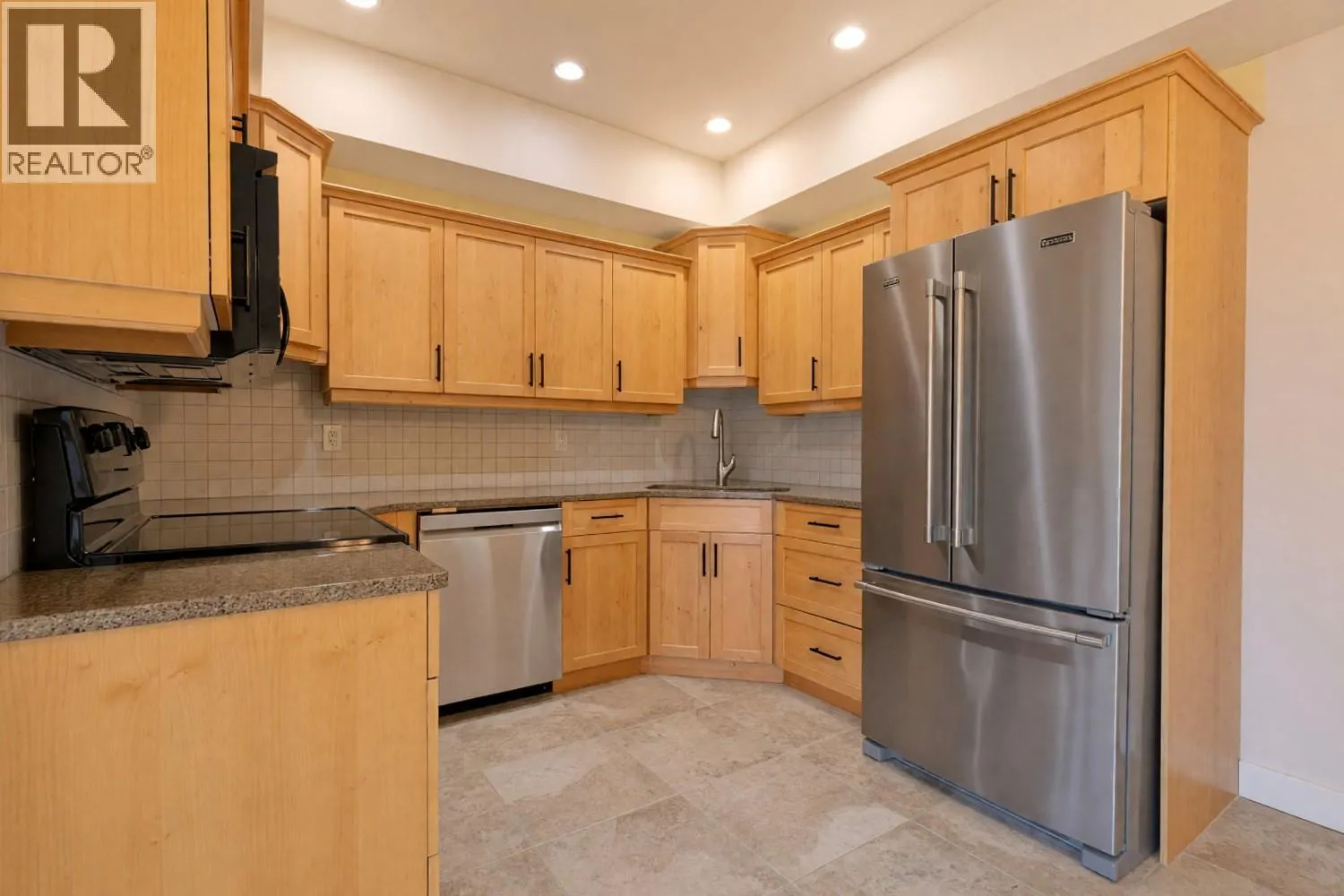 873 FORESTBROOK Drive Unit# 404