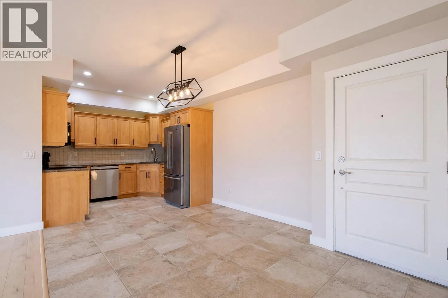 873 FORESTBROOK Drive Unit# 404