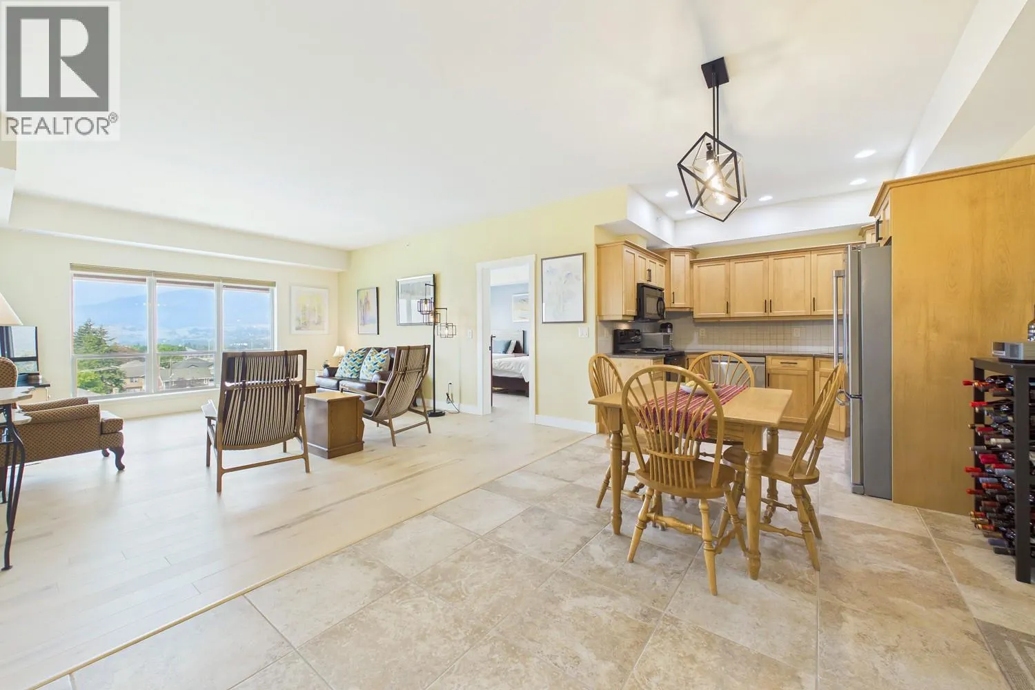 873 FORESTBROOK Drive Unit# 404
