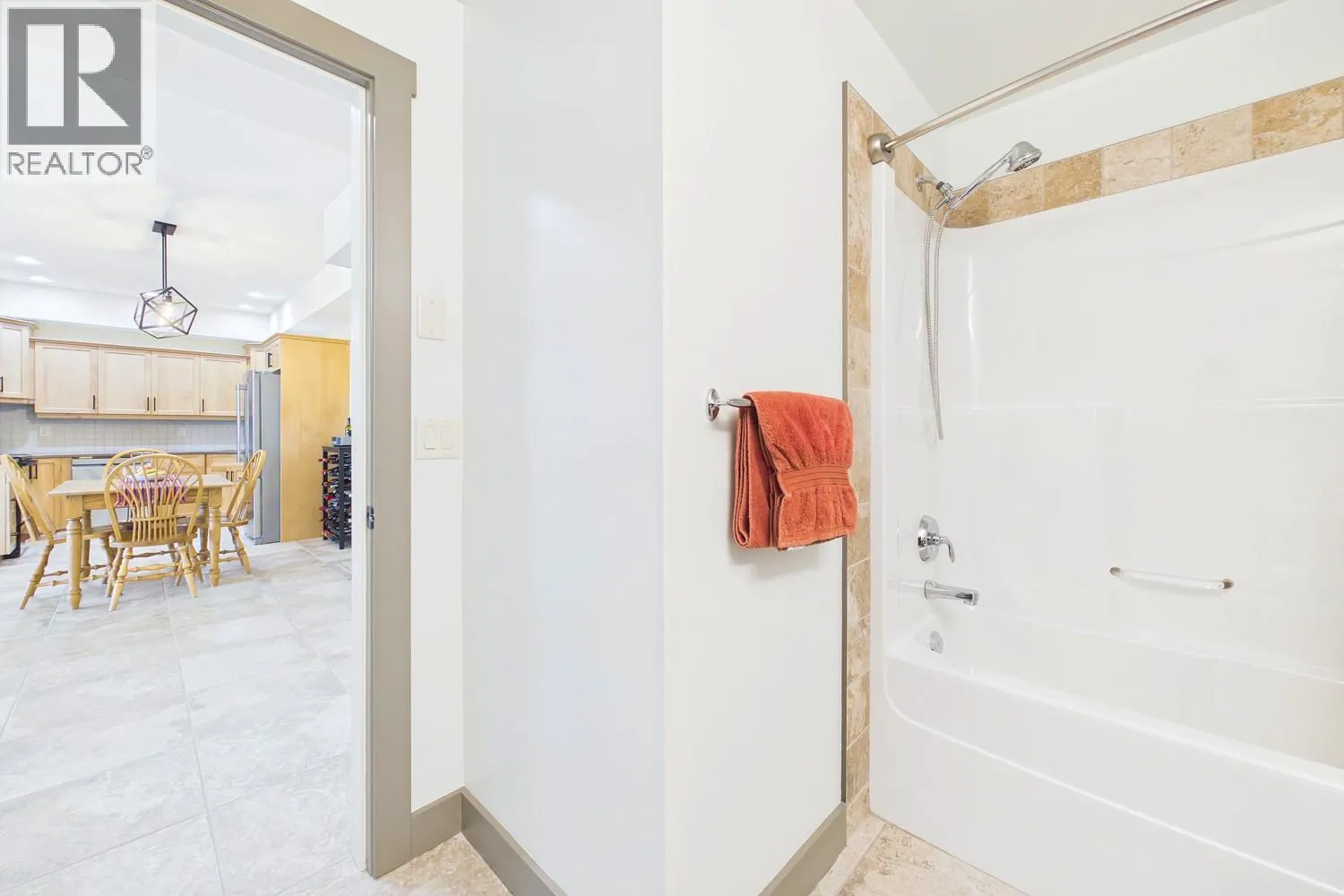 873 FORESTBROOK Drive Unit# 404