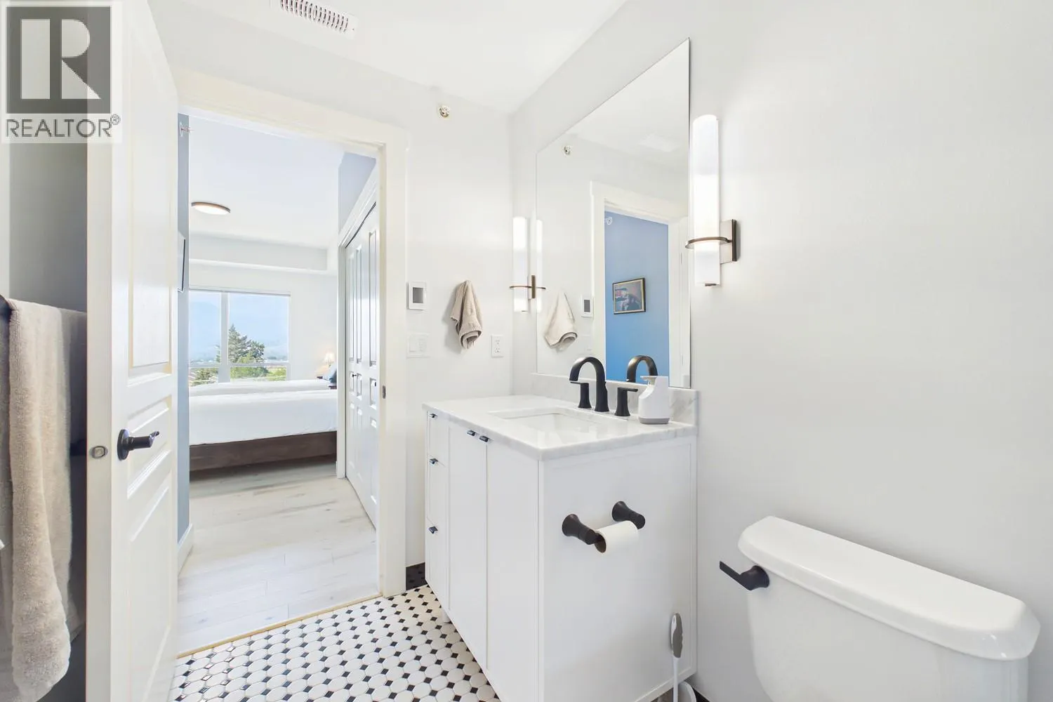 873 FORESTBROOK Drive Unit# 404
