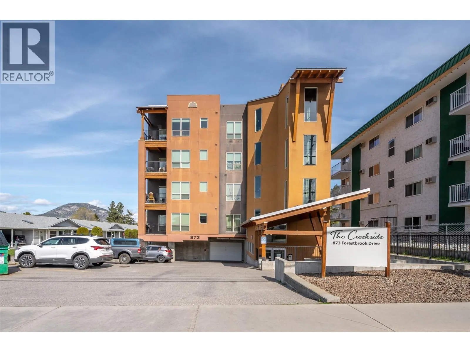 873 FORESTBROOK Drive Unit# 404