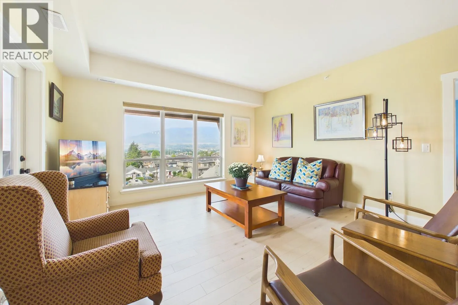 873 FORESTBROOK Drive Unit# 404