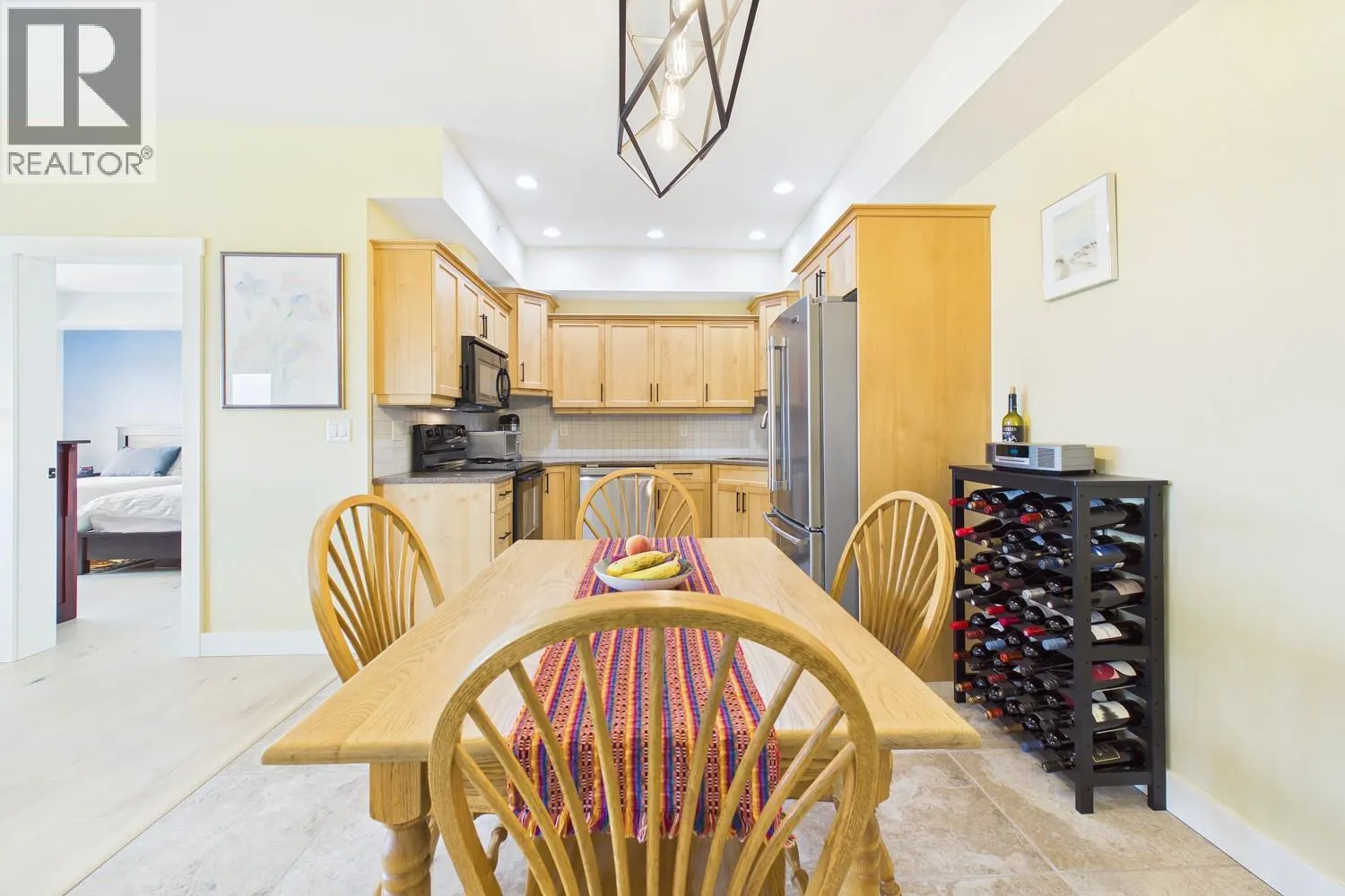 873 FORESTBROOK Drive Unit# 404