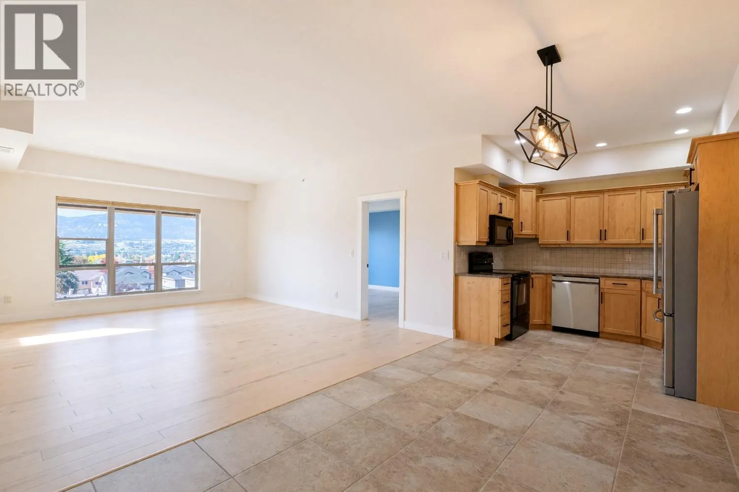 873 FORESTBROOK Drive Unit# 404