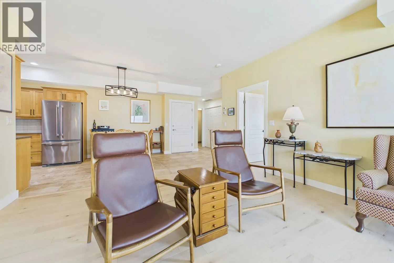 873 FORESTBROOK Drive Unit# 404