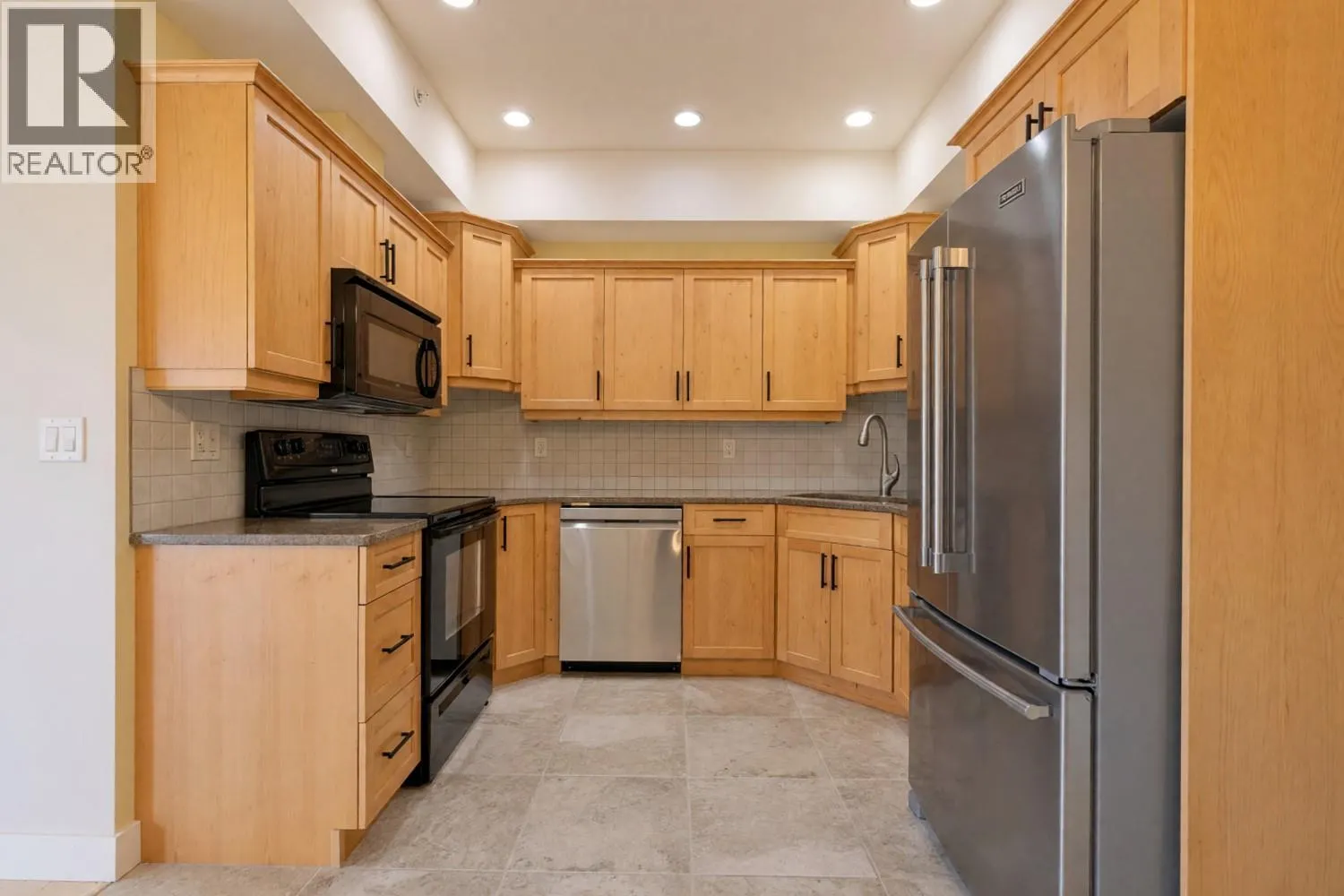 873 FORESTBROOK Drive Unit# 404
