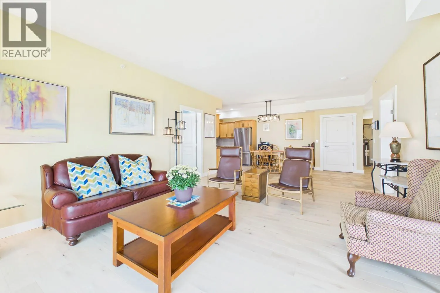 873 FORESTBROOK Drive Unit# 404