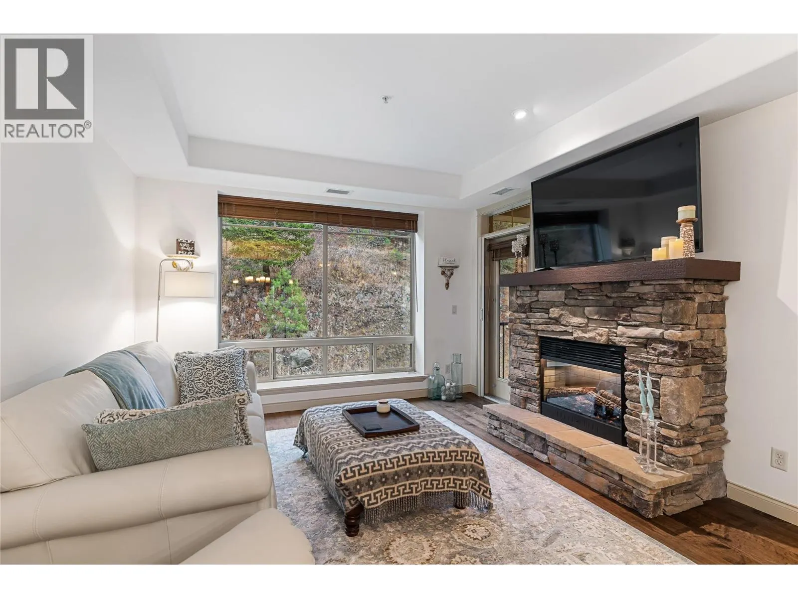2780 Auburn Road Unit# 206