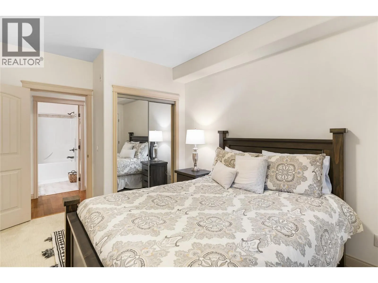 2780 Auburn Road Unit# 206