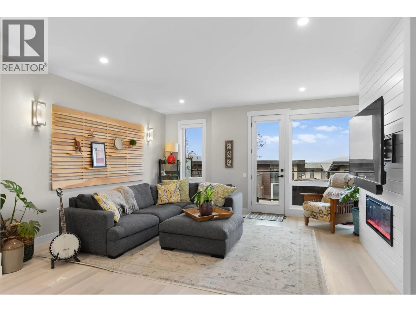 3220 Hilltown Drive Unit# 6