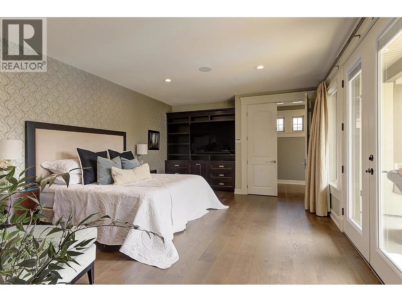 4466 Rattenbury Court