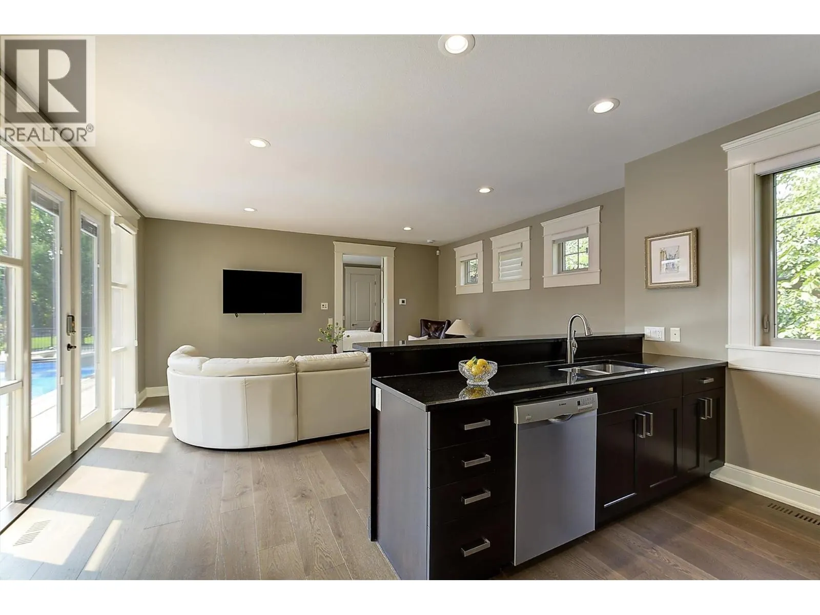 4466 Rattenbury Court