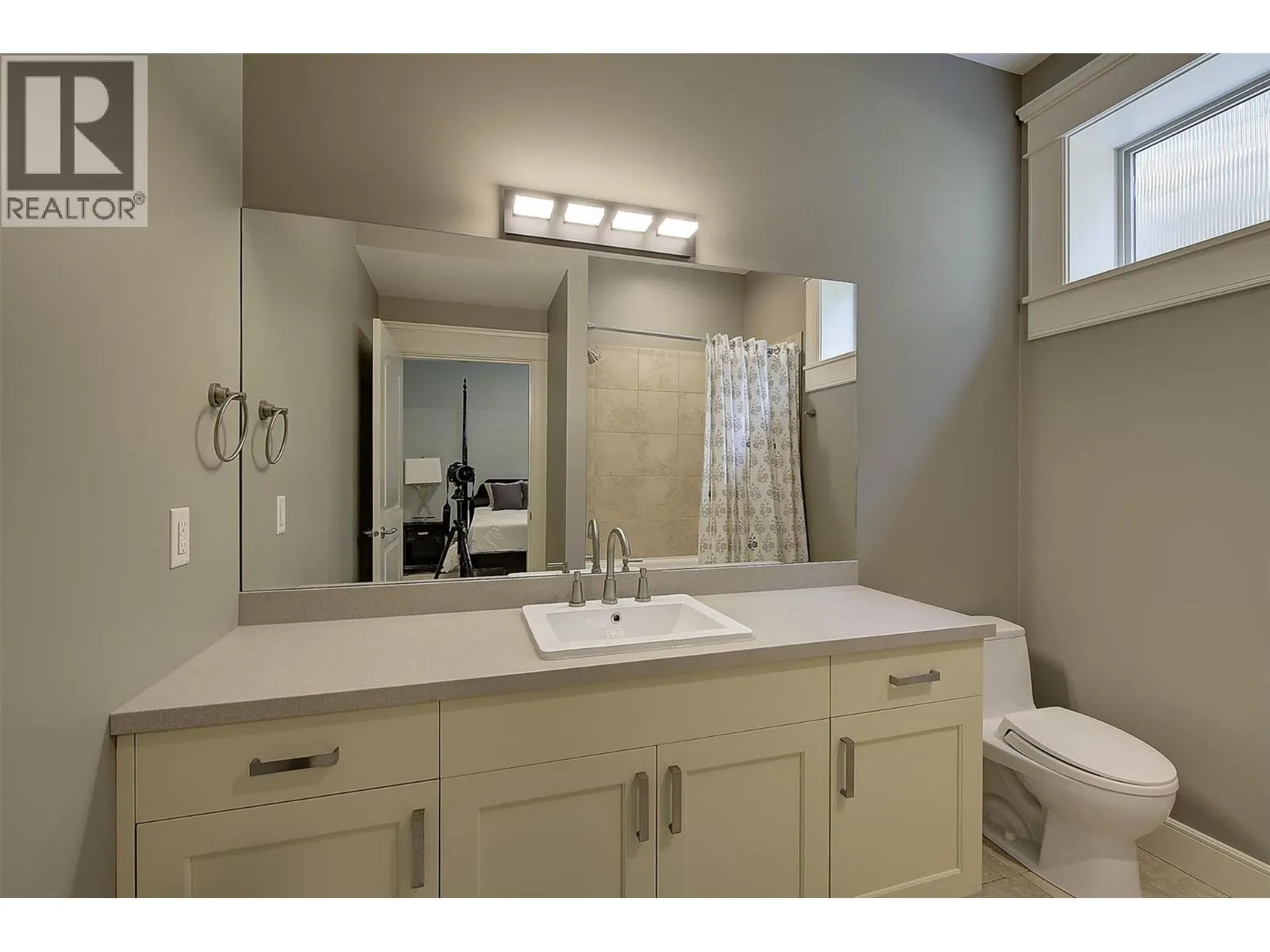 4466 Rattenbury Court