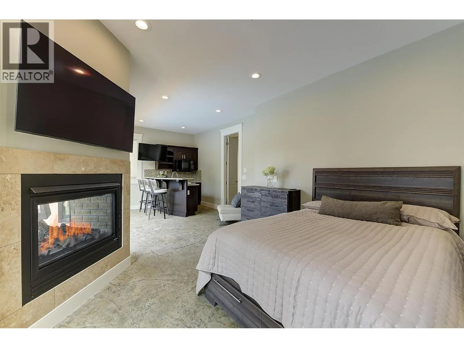4466 Rattenbury Court
