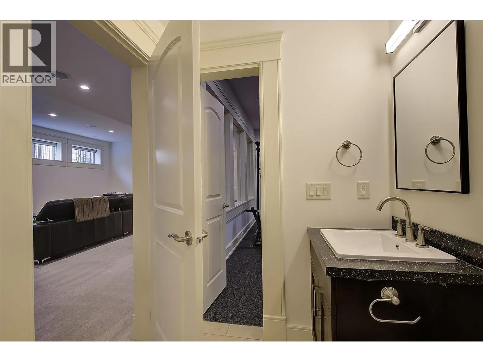 4466 Rattenbury Court