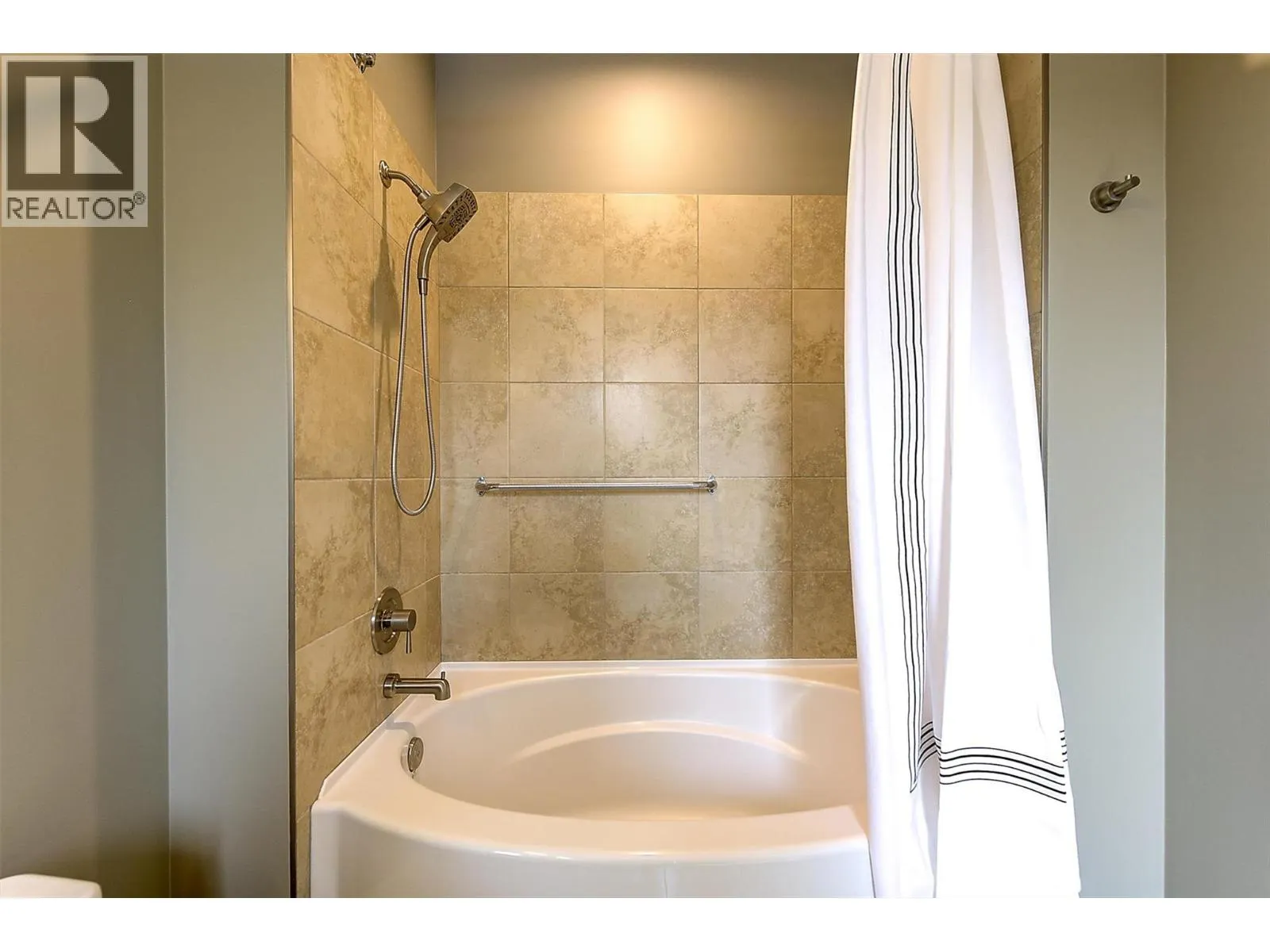 4466 Rattenbury Court