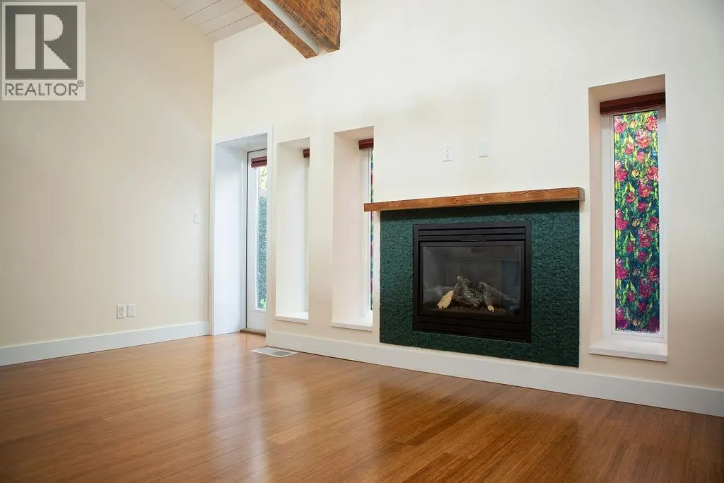 702 Fourth Street Unit# 4