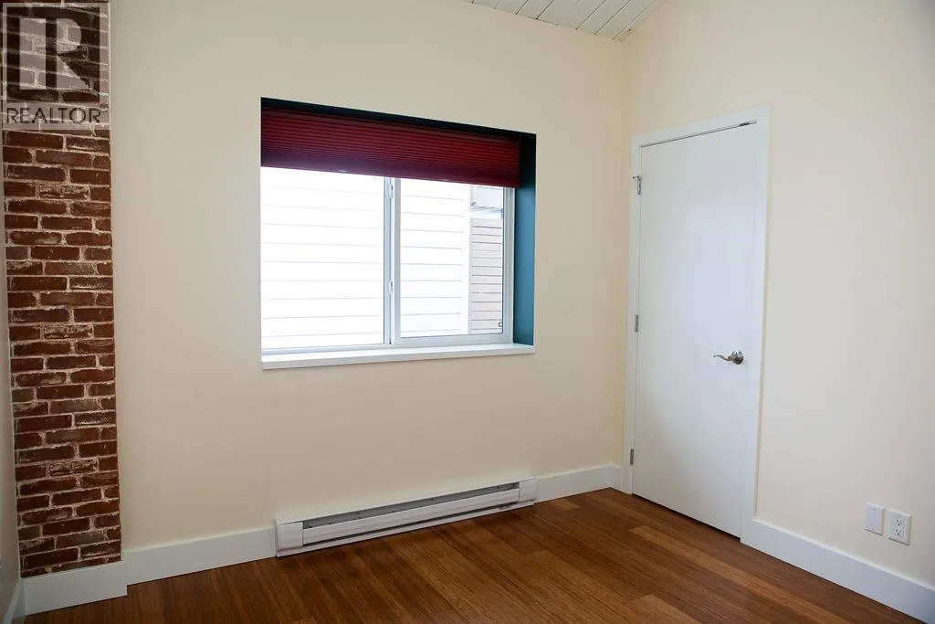 702 Fourth Street Unit# 4