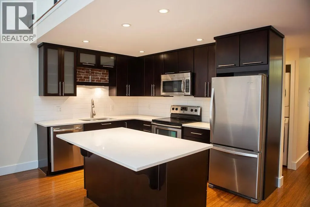 702 Fourth Street Unit# 4