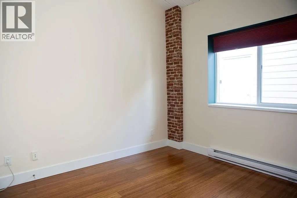 702 Fourth Street Unit# 4