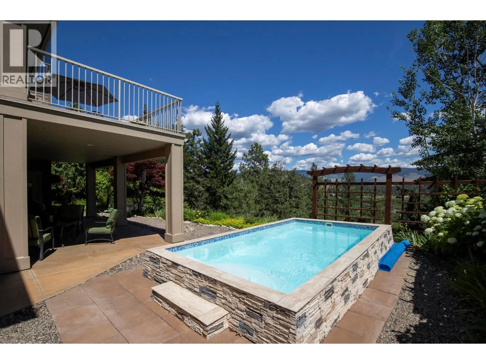 471 Long Ridge Drive
