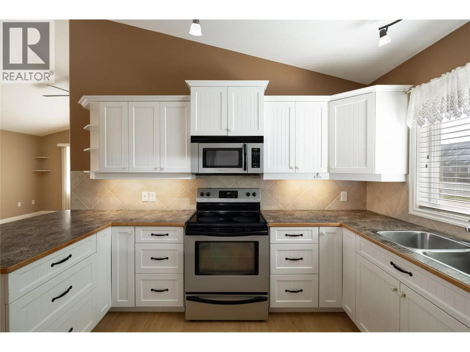 #10 1231 10 Street SW