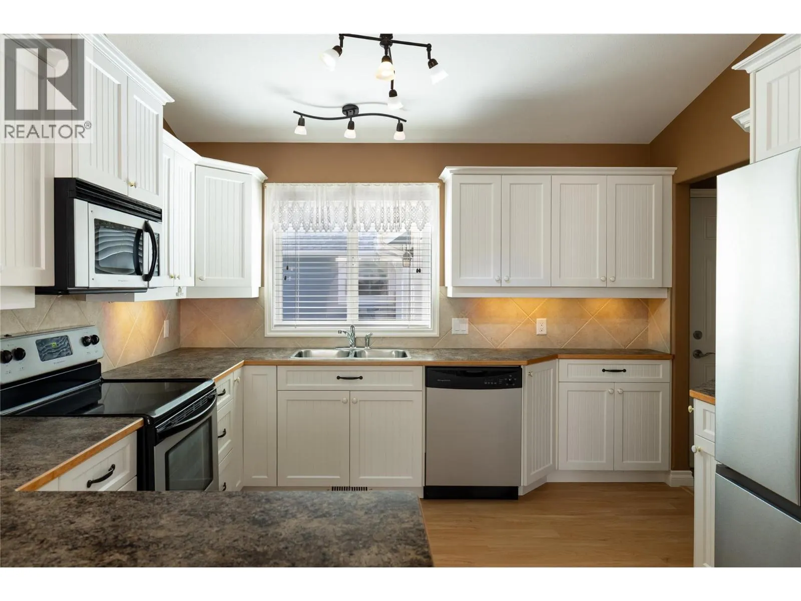 #10 1231 10 Street SW