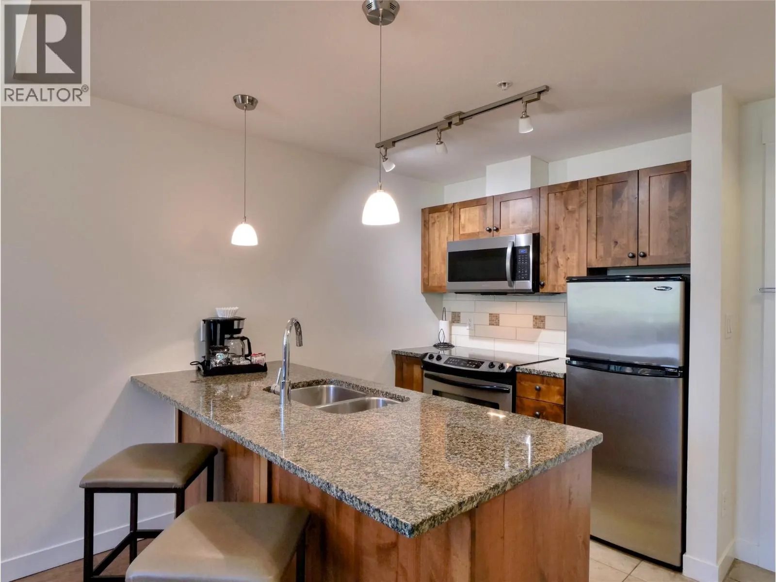 4200 LAKESHORE Drive Unit# 334