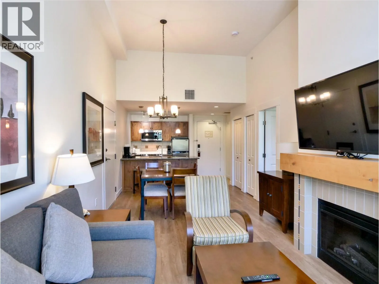 4200 LAKESHORE Drive Unit# 334