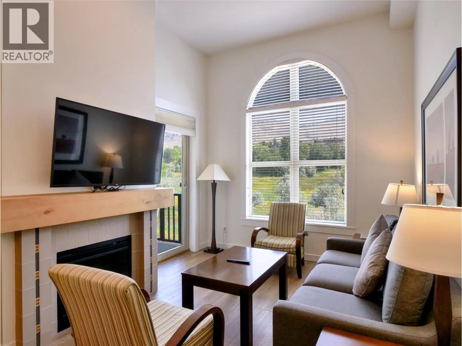 4200 LAKESHORE Drive Unit# 334