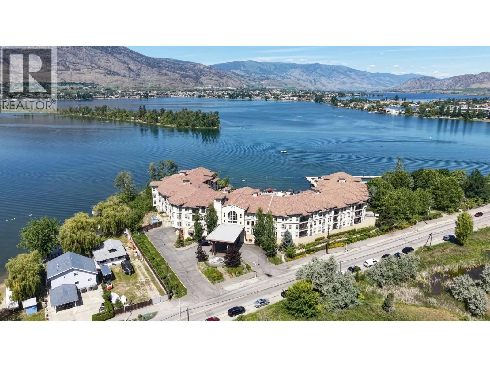 4200 LAKESHORE Drive Unit# 334