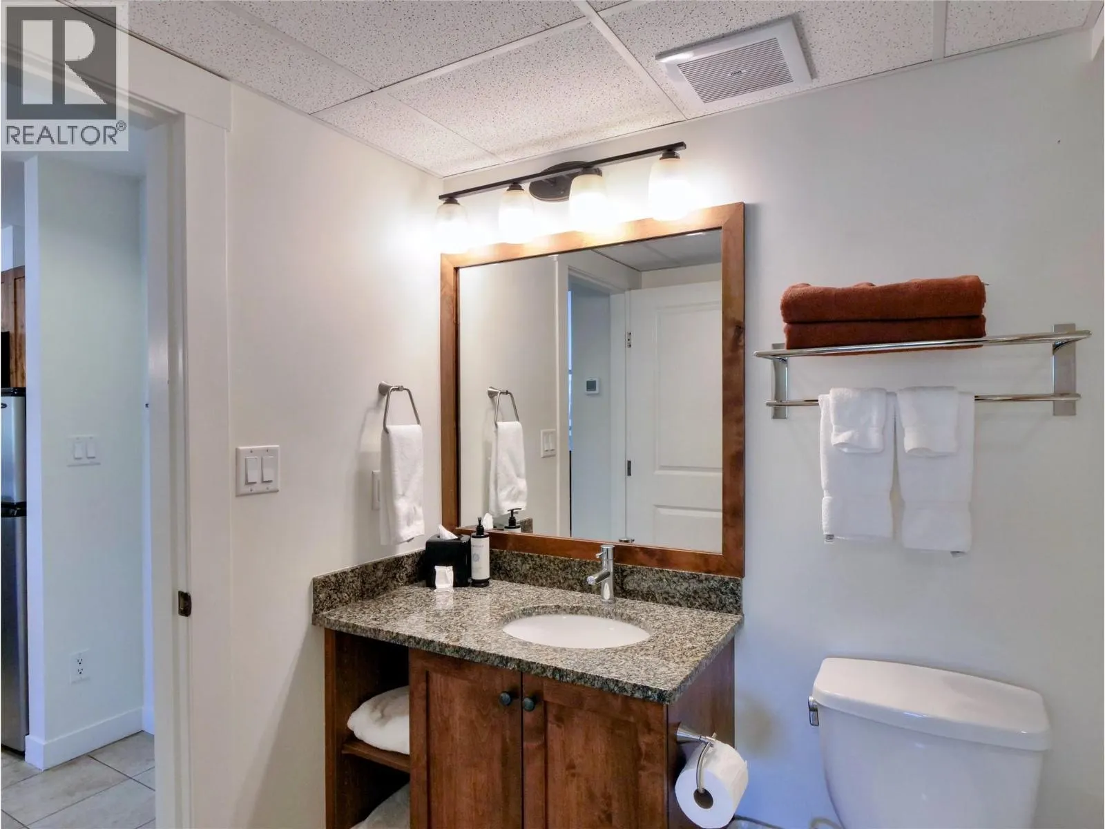 4200 LAKESHORE Drive Unit# 334