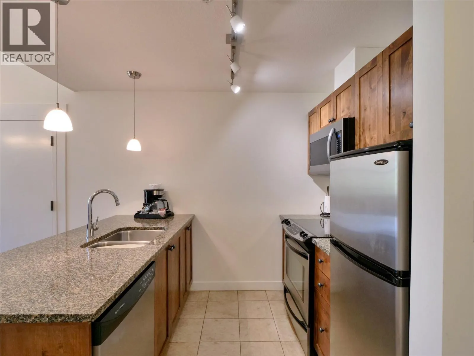 4200 LAKESHORE Drive Unit# 334