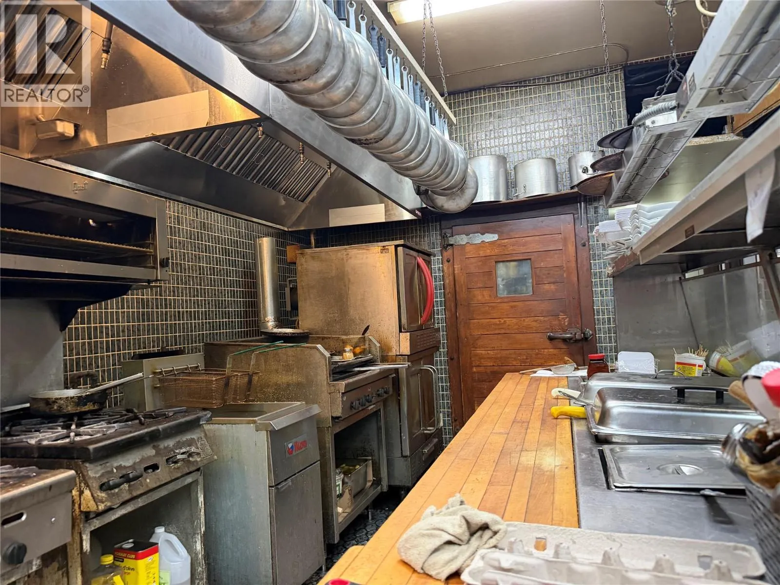 5948 MAIN Street