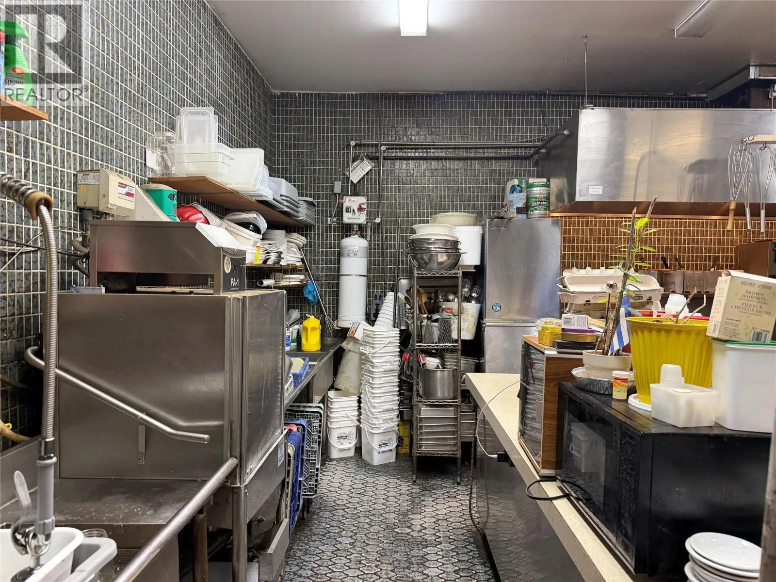 5948 MAIN Street