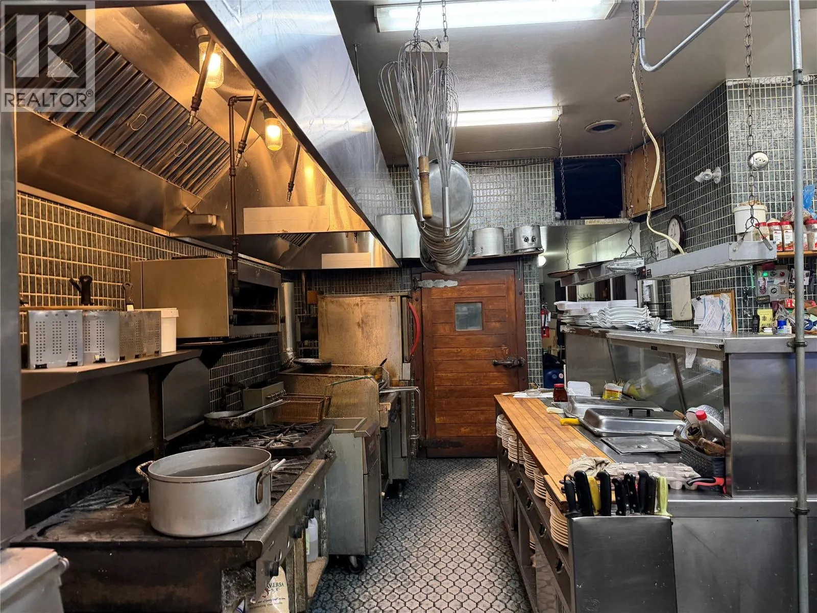 5948 MAIN Street