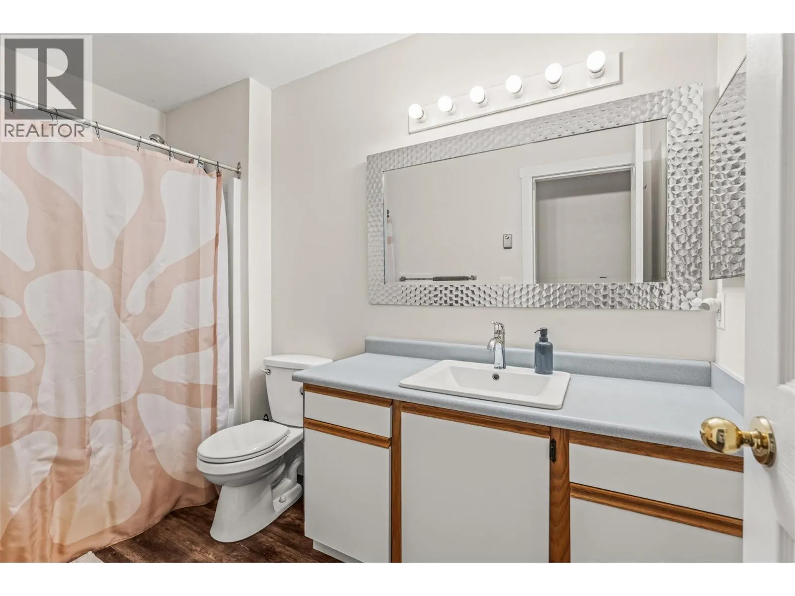 1041 Middleton Way Unit# 204