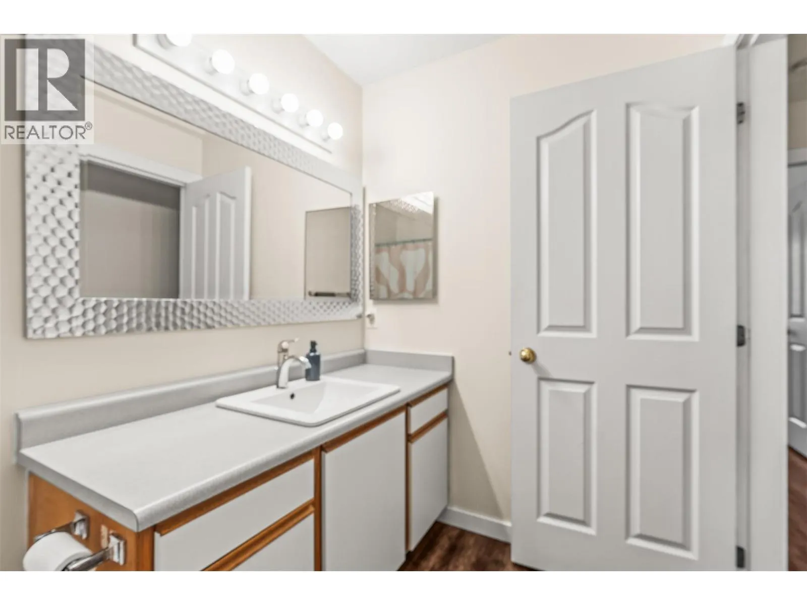 1041 Middleton Way Unit# 204