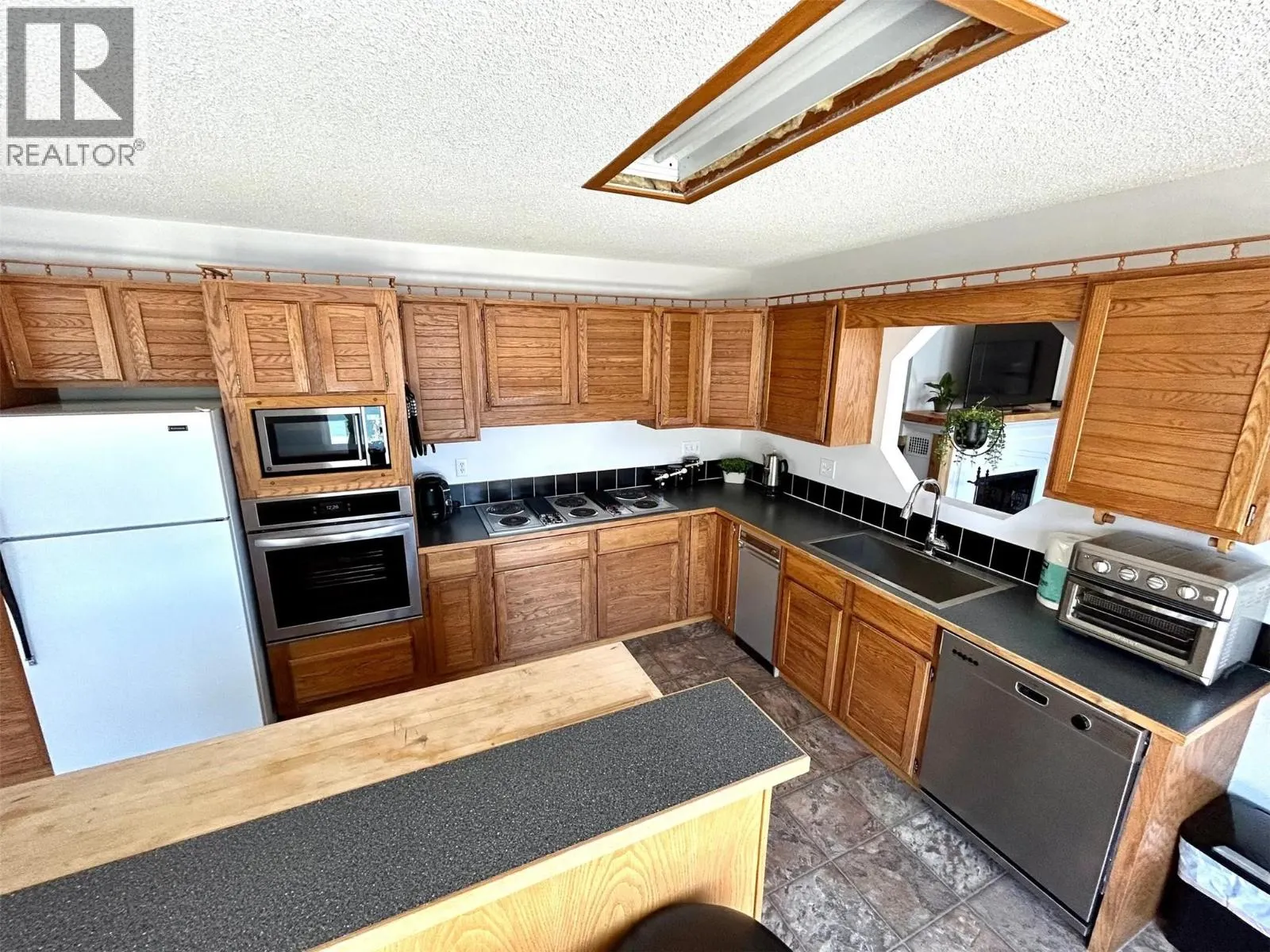 2437 Blind Bay Road