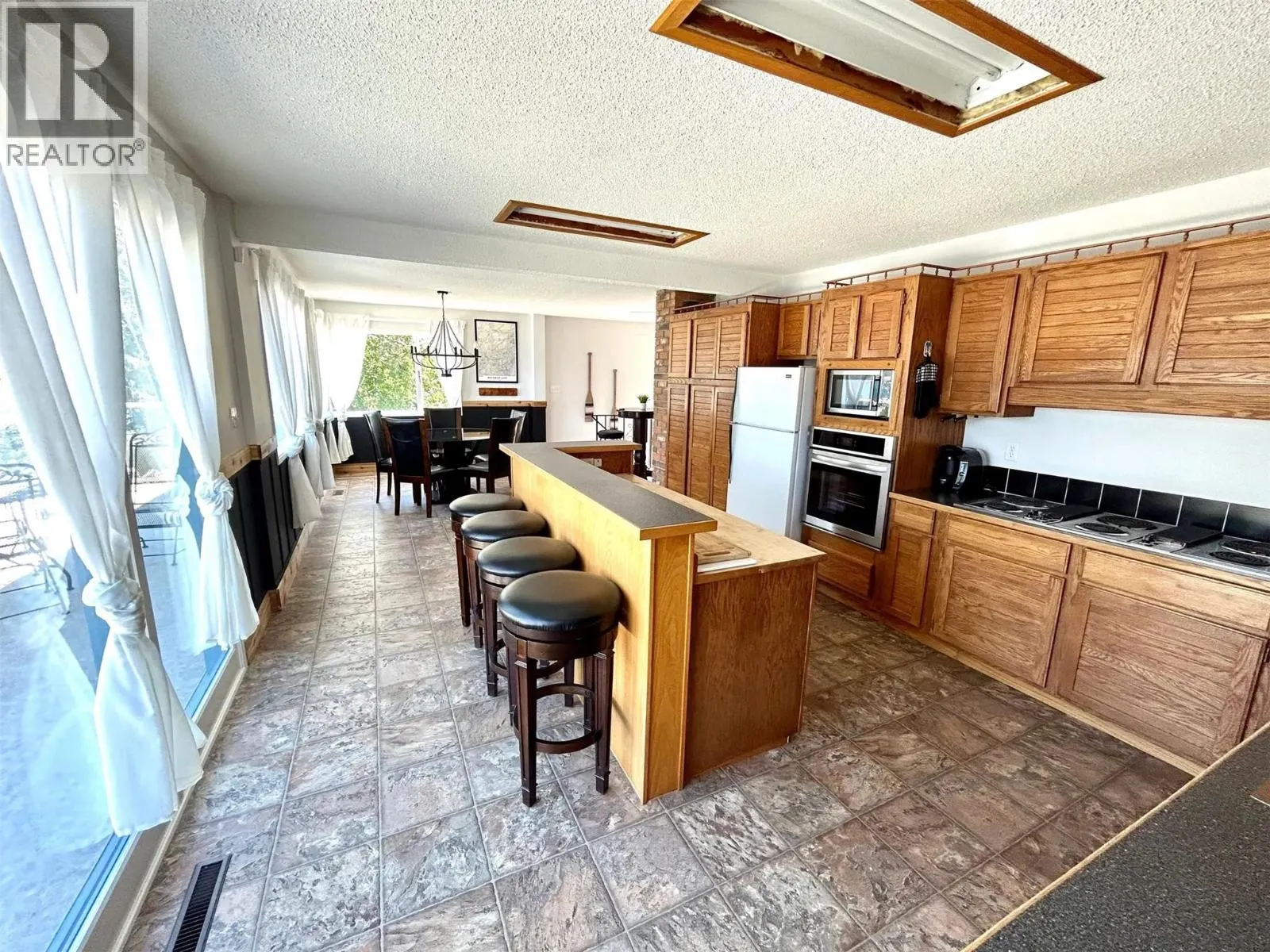 2437 Blind Bay Road
