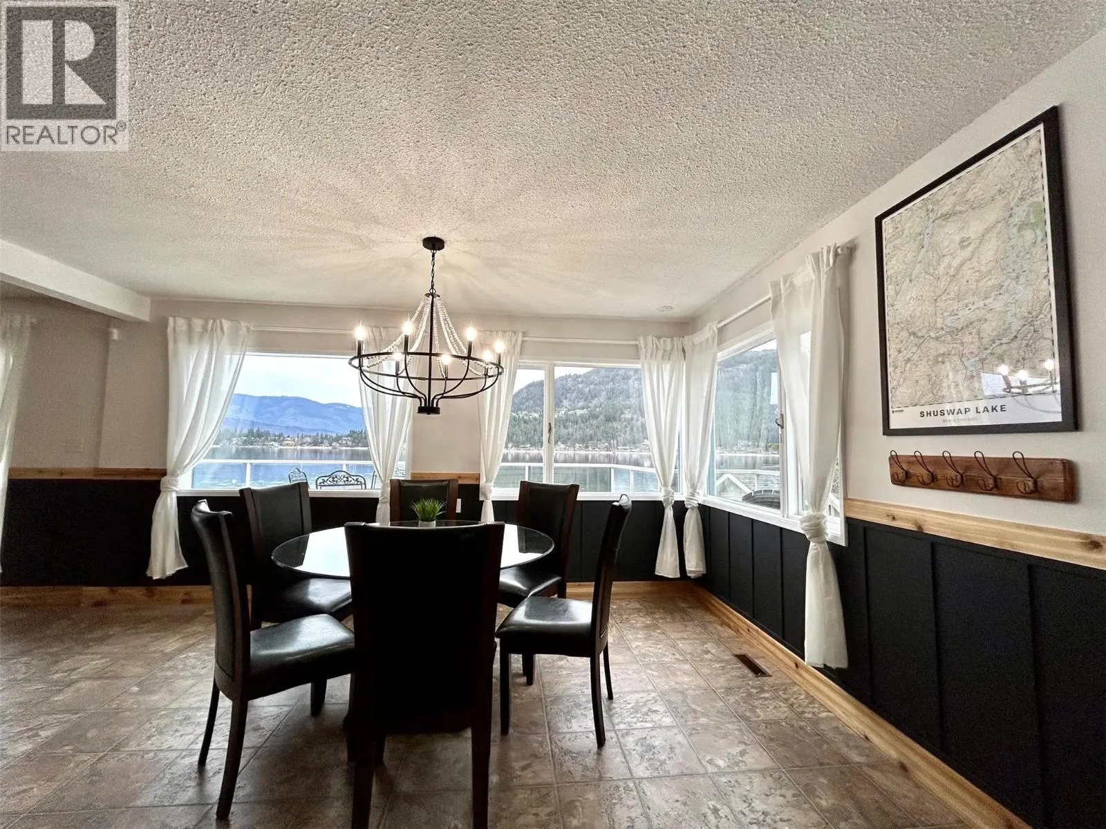 2437 Blind Bay Road