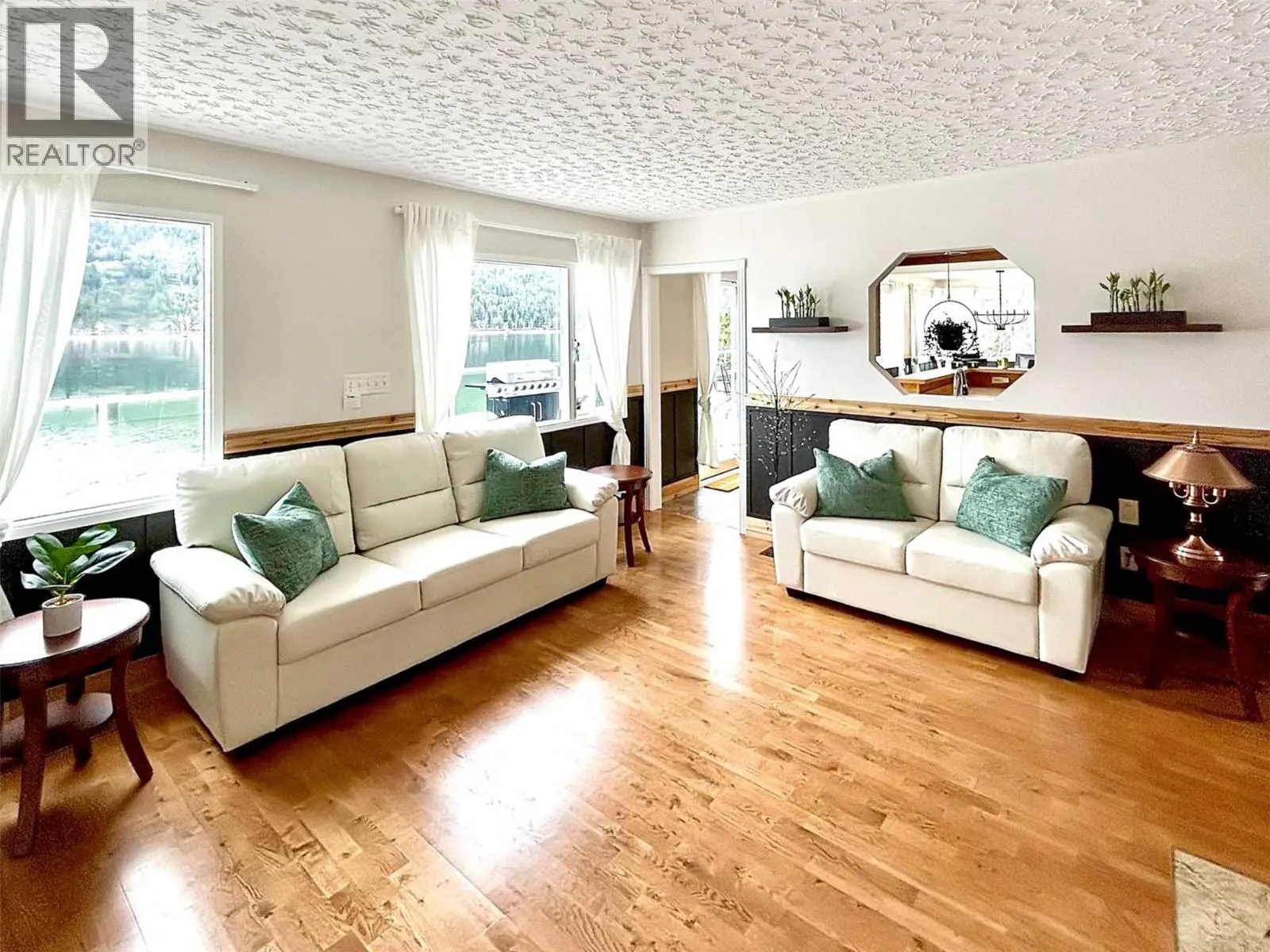 2437 Blind Bay Road