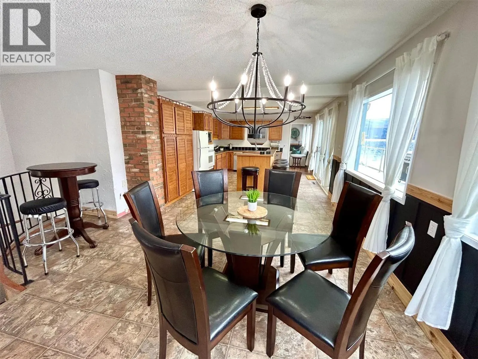 2437 Blind Bay Road
