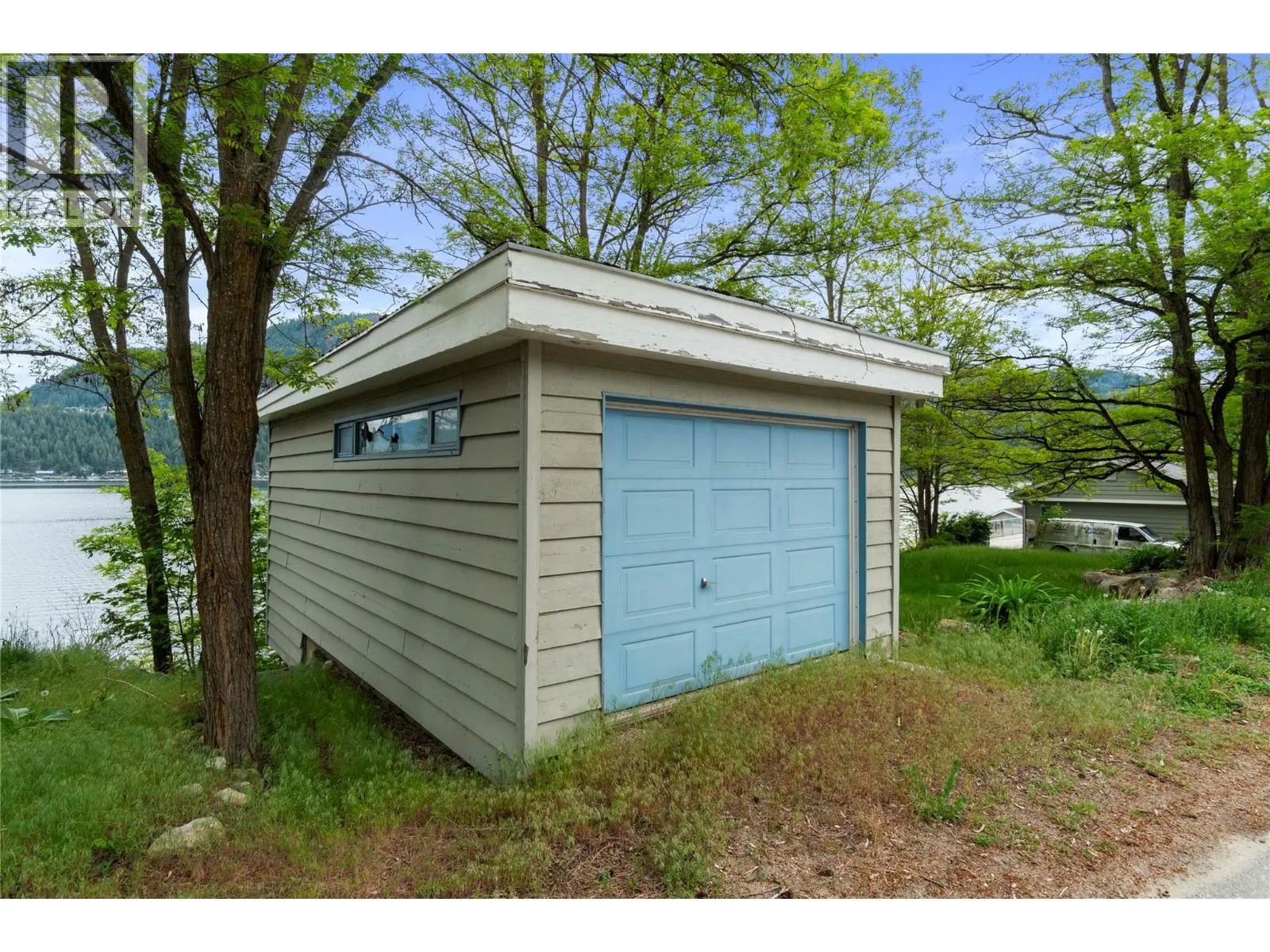 2437 Blind Bay Road