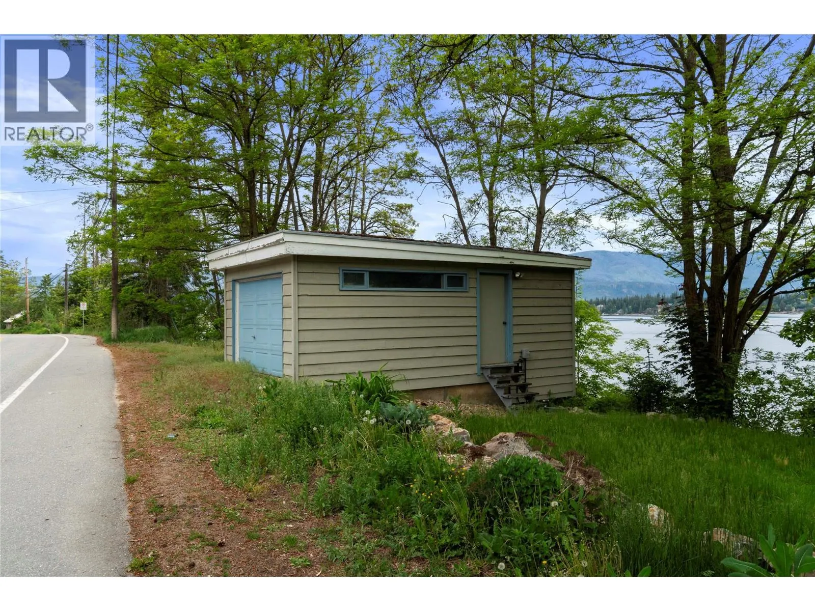 2437 Blind Bay Road